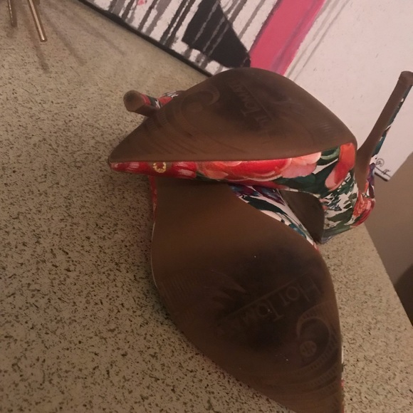 Hot Tomato High Heels - Picture 6 of 6